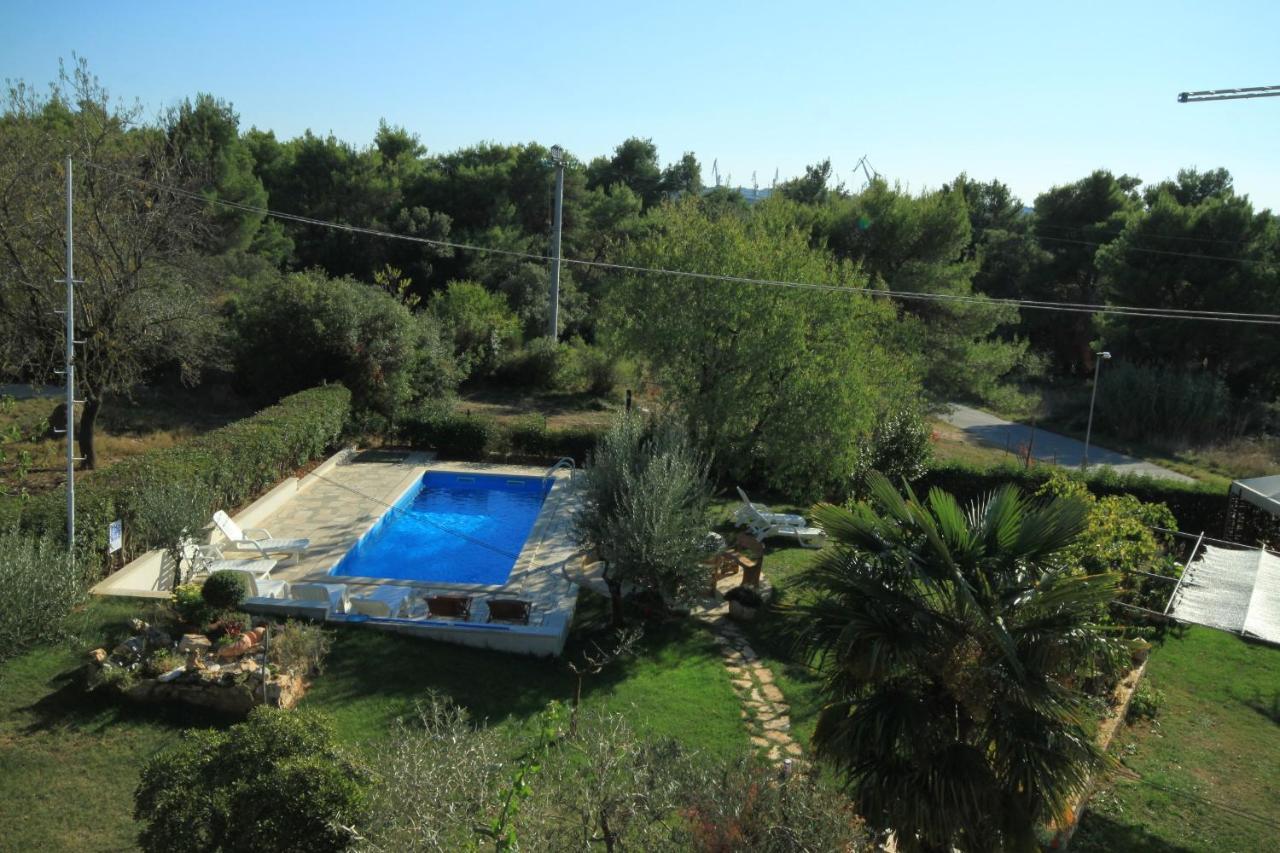 Apartments With A Swimming Pool Pula - 7356 외부 사진