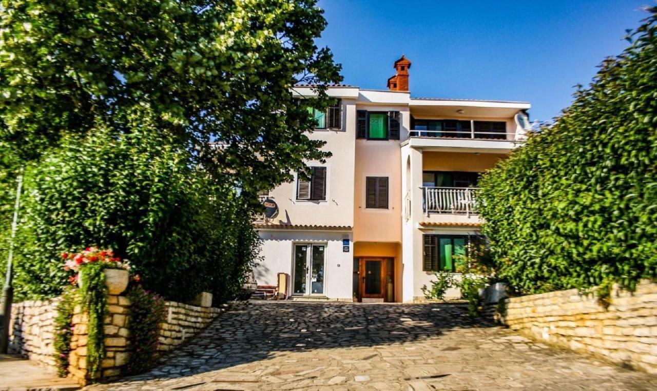 Apartments With A Swimming Pool Pula - 7356 외부 사진