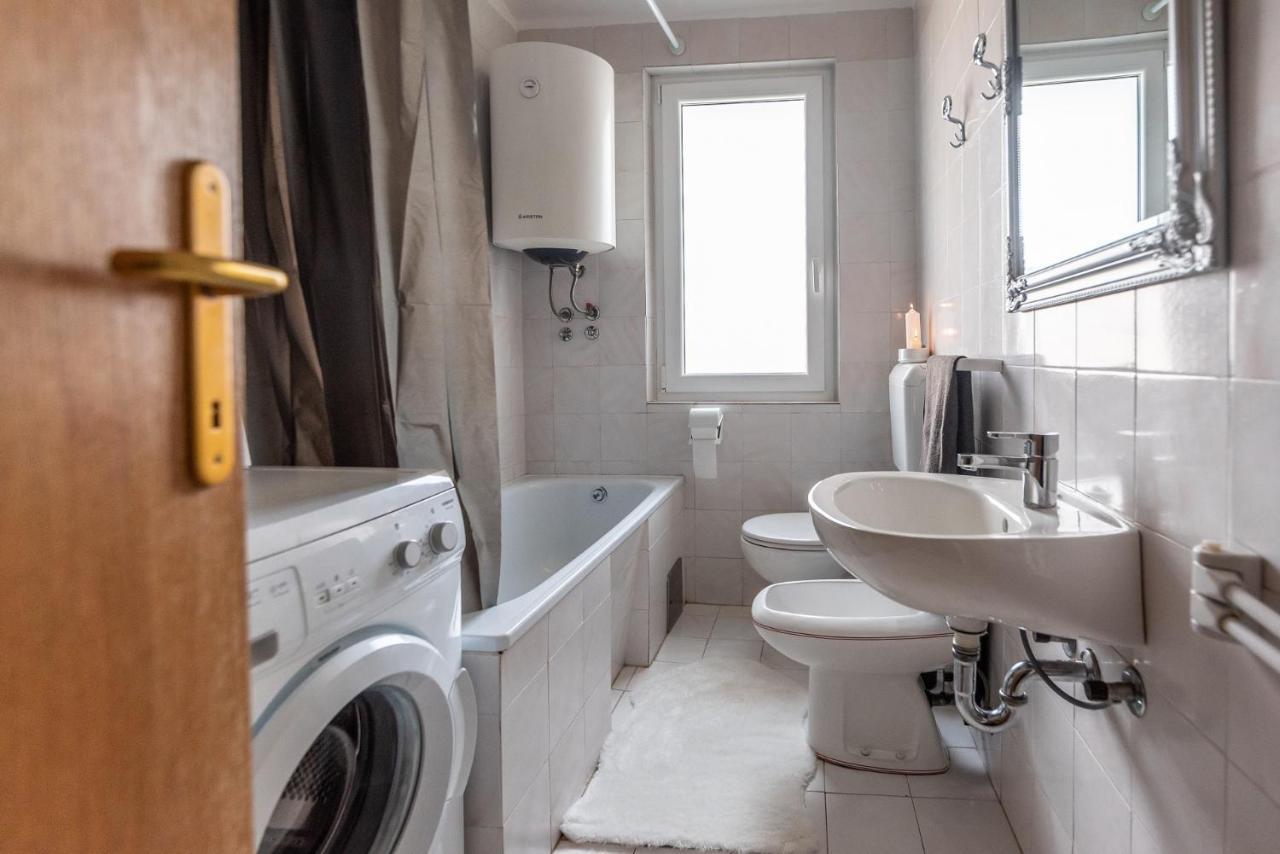 Apartments With A Swimming Pool Pula - 7356 외부 사진
