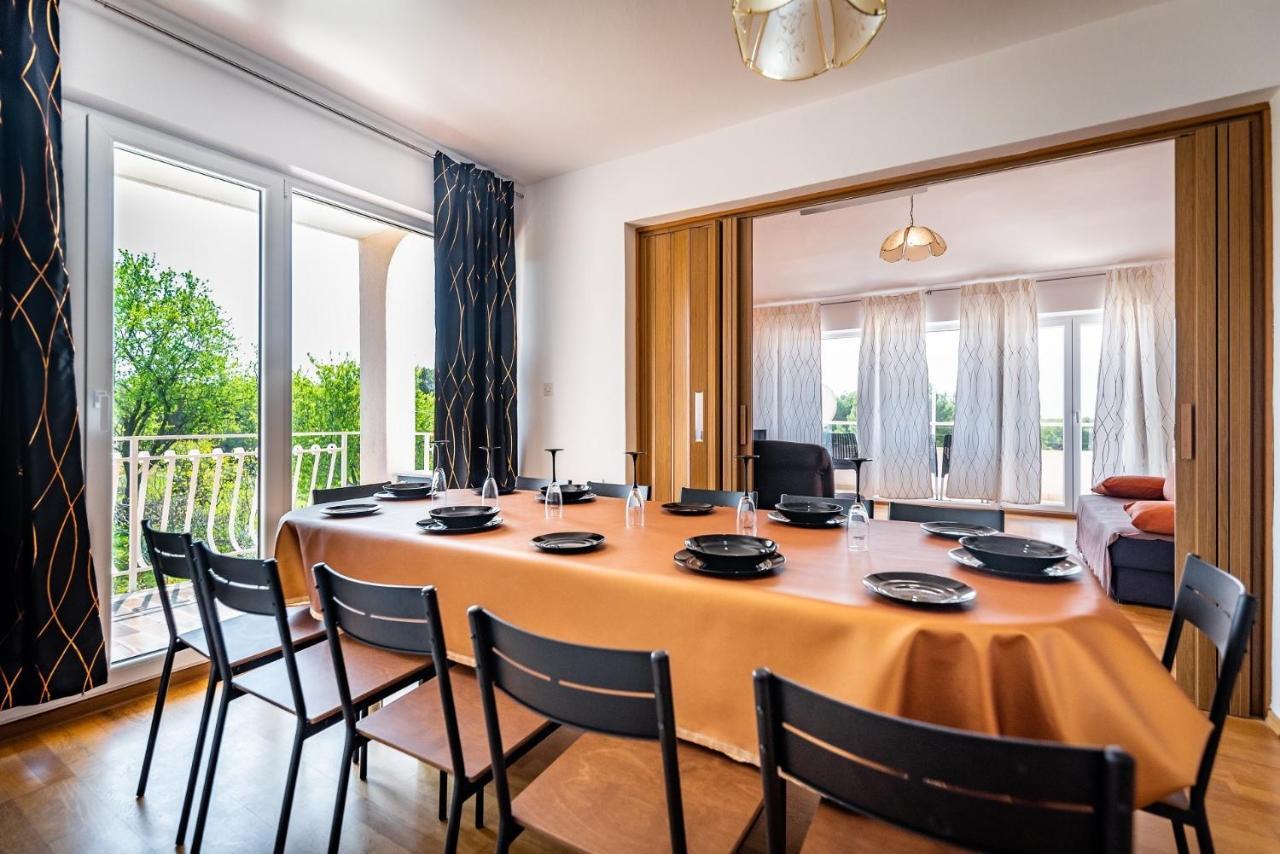 Apartments With A Swimming Pool Pula - 7356 외부 사진