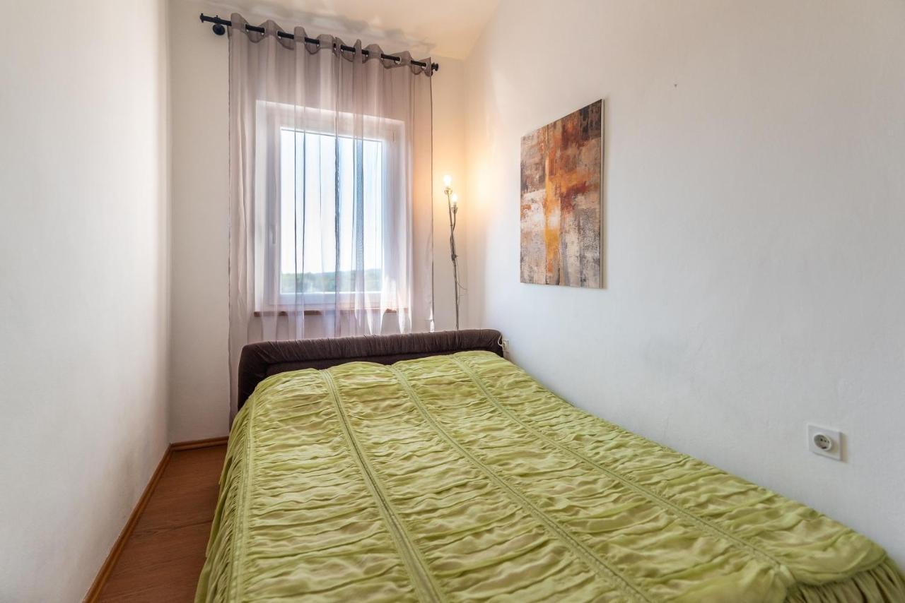 Apartments With A Swimming Pool Pula - 7356 외부 사진