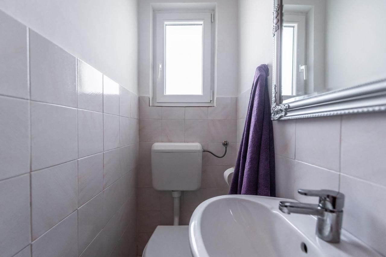 Apartments With A Swimming Pool Pula - 7356 외부 사진