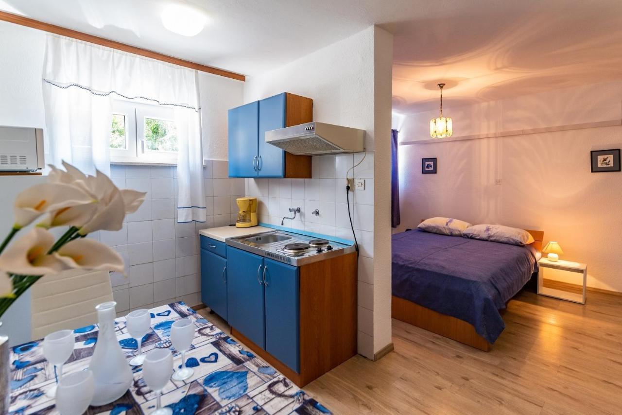 Apartments With A Swimming Pool Pula - 7356 외부 사진