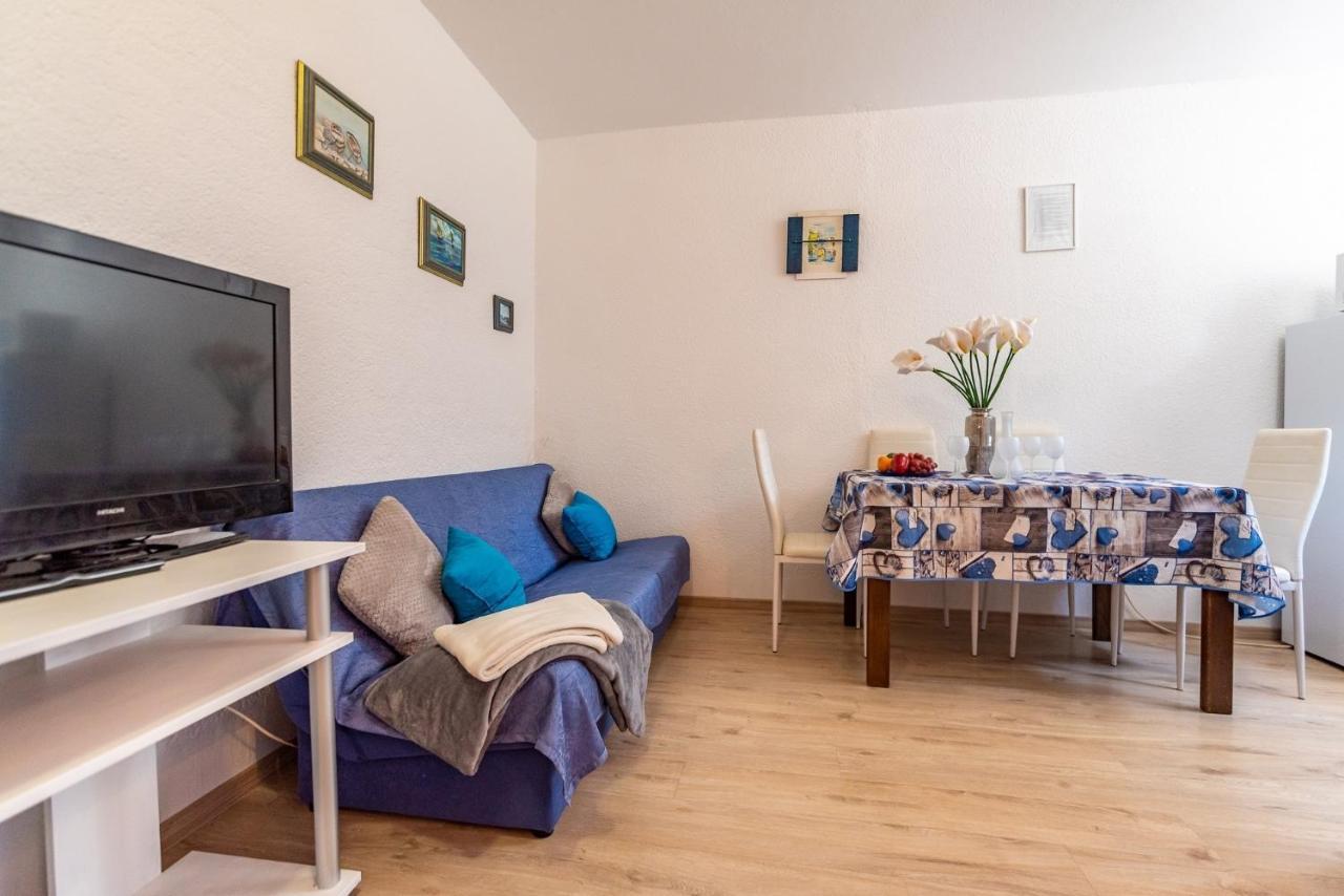Apartments With A Swimming Pool Pula - 7356 외부 사진